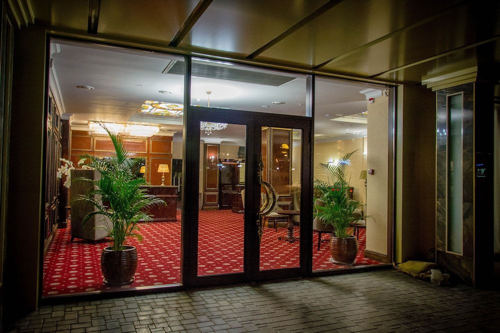 undefined Bristol Central Park Hotel 5