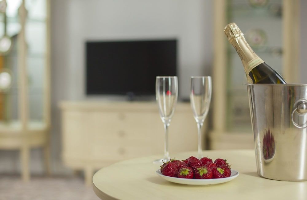 Bristol Central Park Hotel Deluxe Double or Twin Room 3