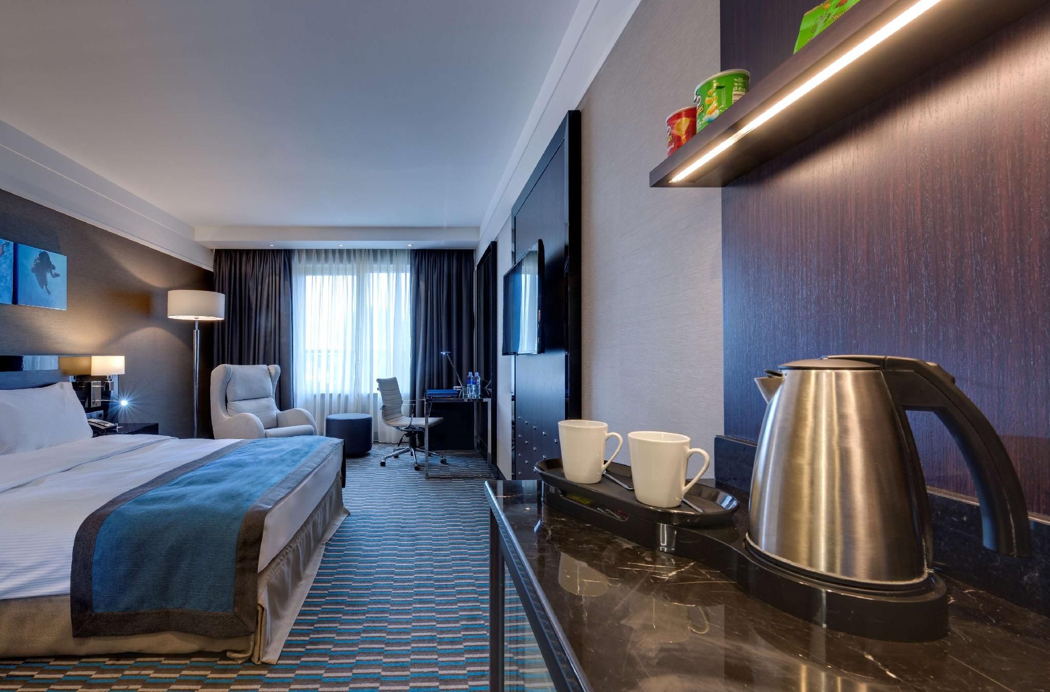 undefined Radisson Blu Leogrand 10