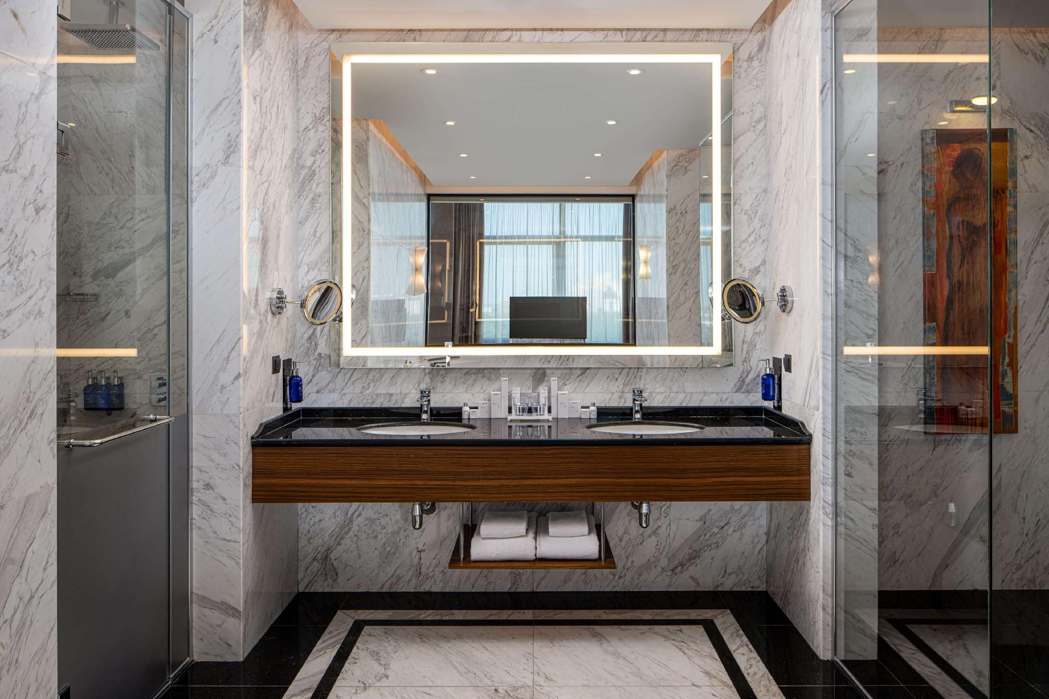 undefined Radisson Blu Leogrand 6