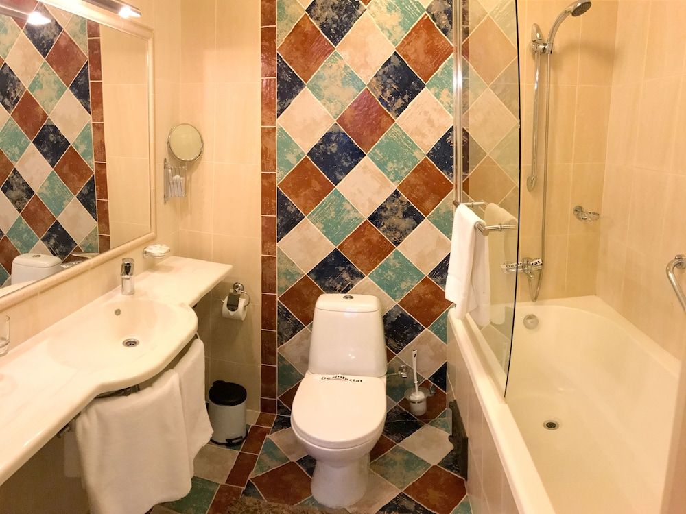 Komilfo Hotel Standard Double Room 7