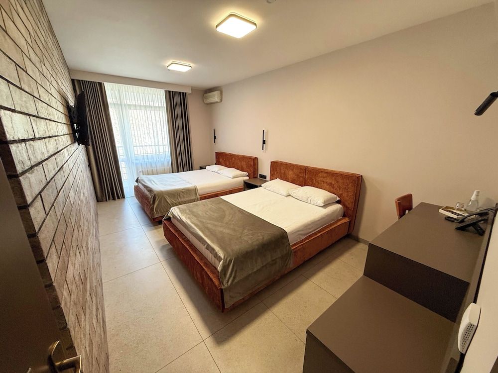 undefined Komilfo Hotel 2