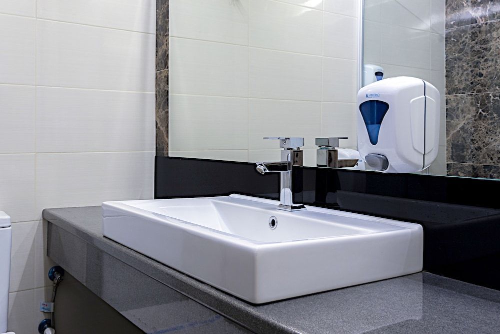 Hotel De KOKA Superior Triple Room, City View 7