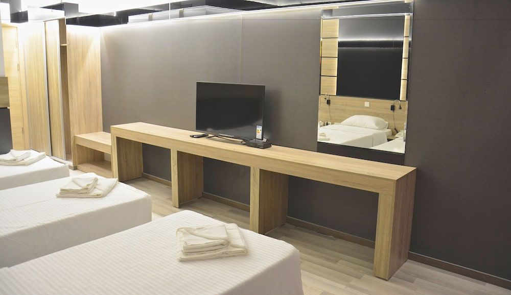 Hotel De KOKA Superior Triple Room, City View 12