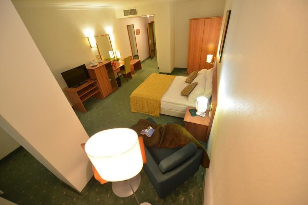 Hotel Karpos Standard Double Room 4