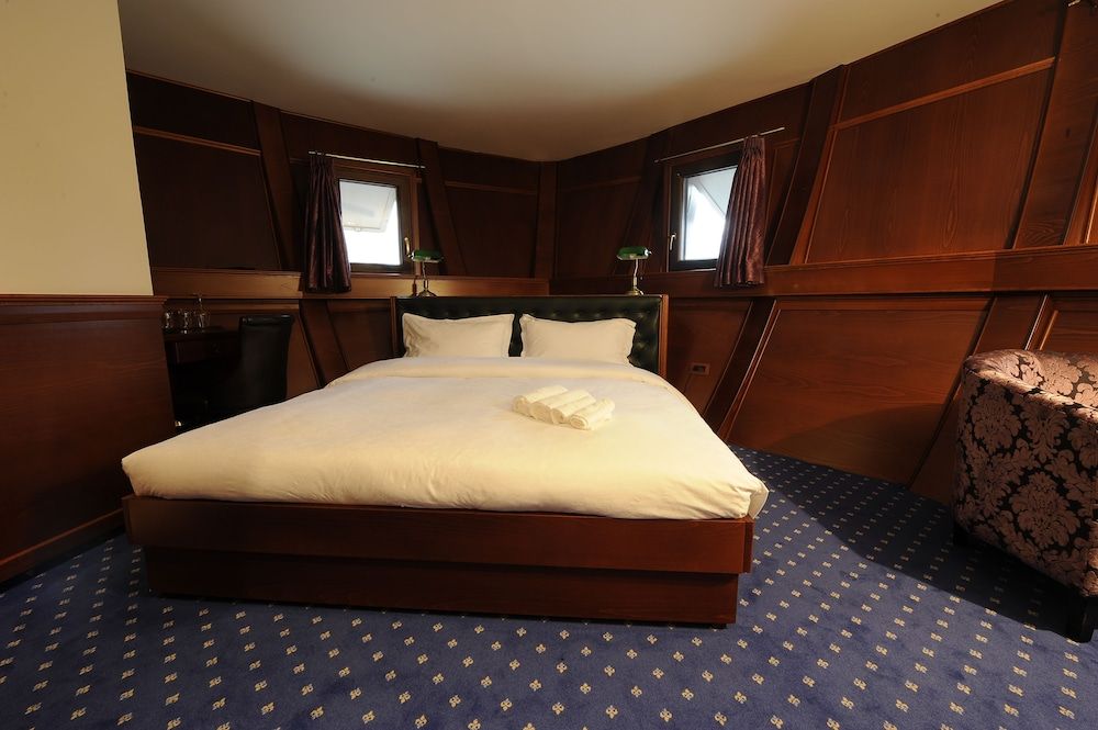 Hotel Senigallia Apartment, 1 King Bed, River View 2