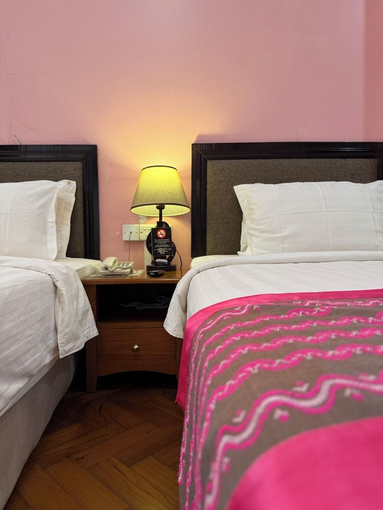 Grand Laurel Hotel Superior Twin Room, 2 Twin Beds 4