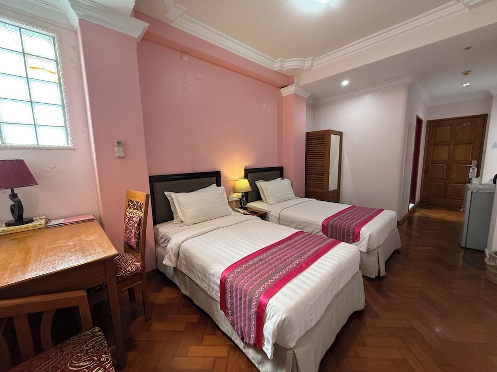 Grand Laurel Hotel Superior Twin Room, 2 Twin Beds