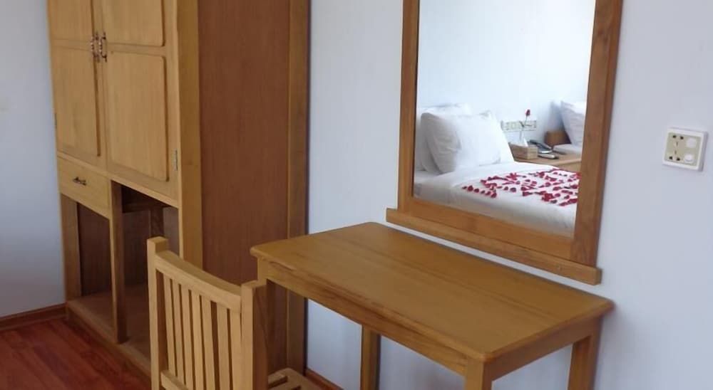 Golden Lotus Inle Hotel