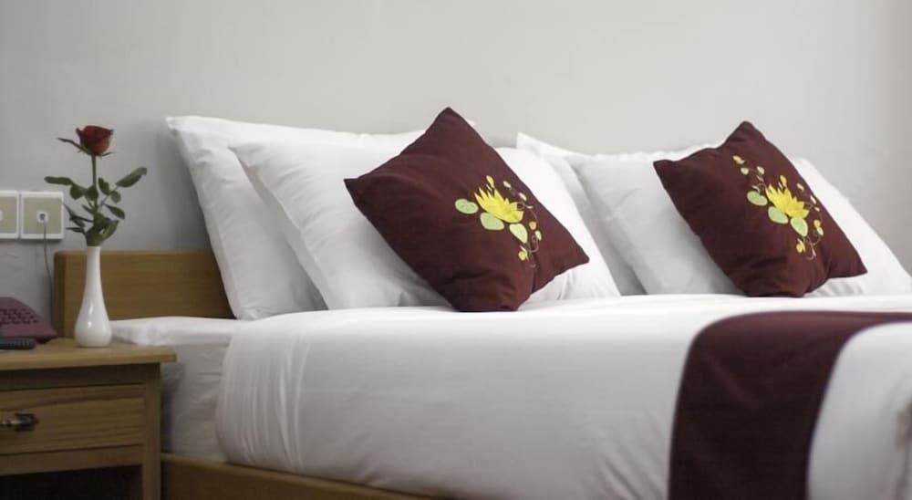 Golden Lotus Inle Hotel Deluxe Room 10