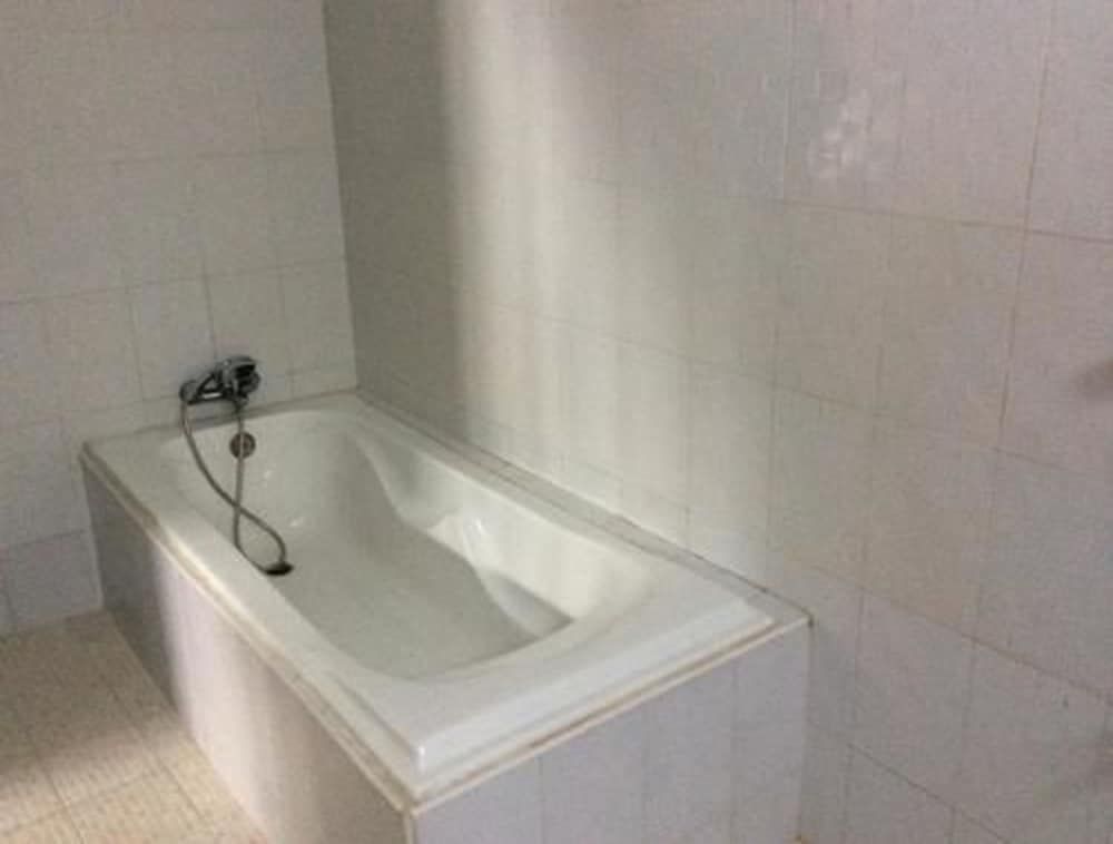 Aquarius Inn Inle Lake Family Room 8