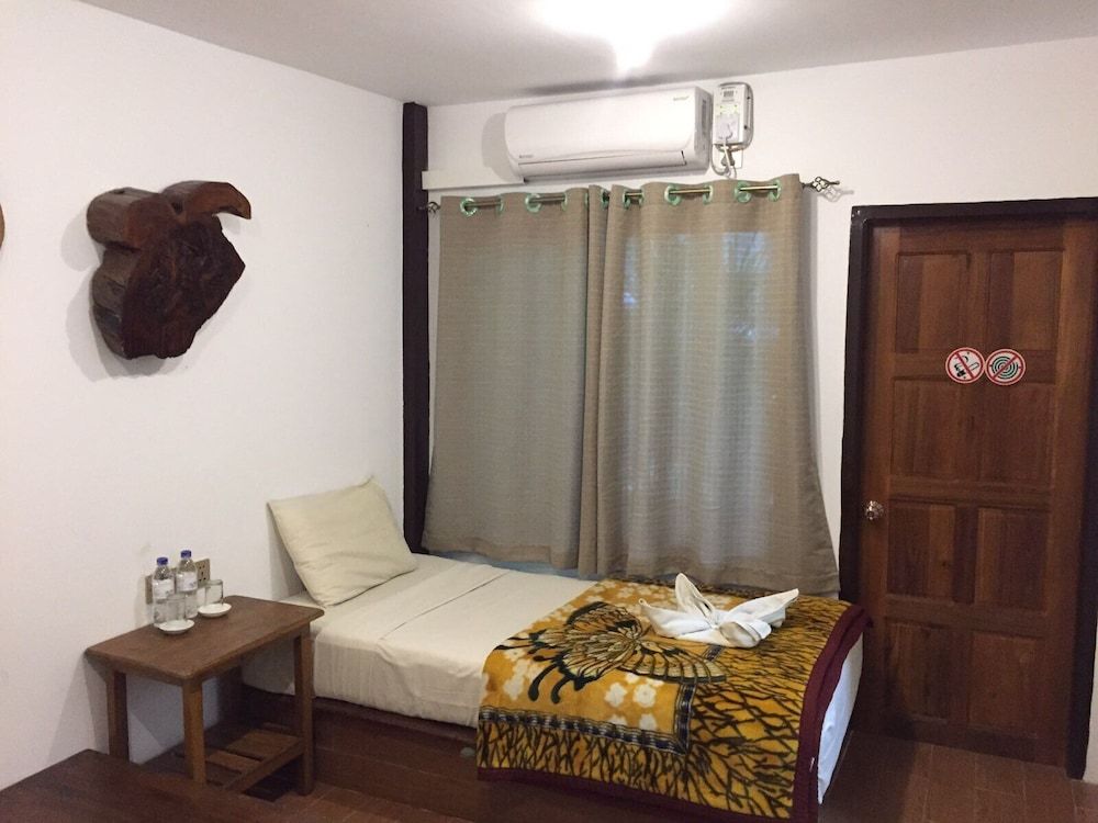 Aquarius Inn Inle Lake Standard Room 2