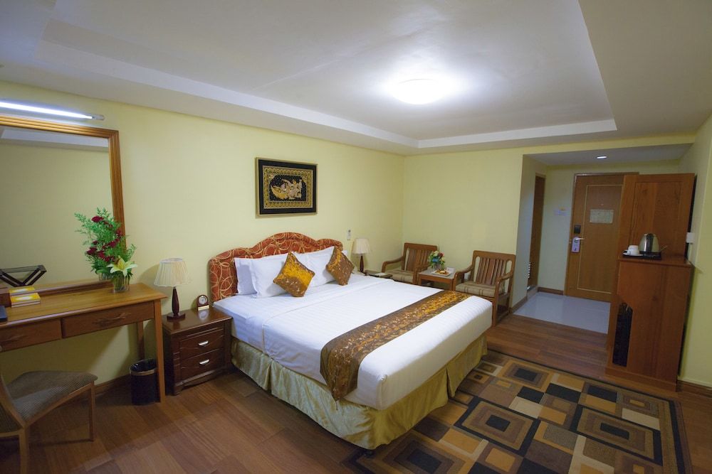 Grand Palace Hotel Executive Deluxe Room 3