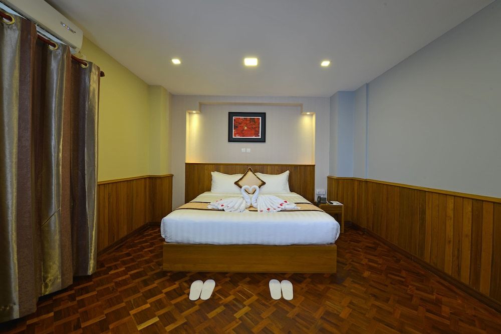 Hotel H Valley Yangon Suite 2