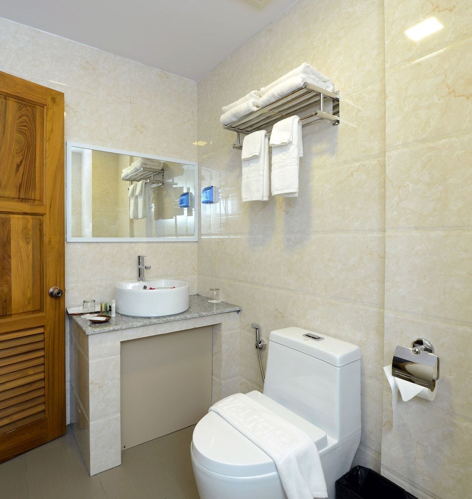 Hotel H Valley Yangon Valley Suite (Bathtub + 40" TV) 5