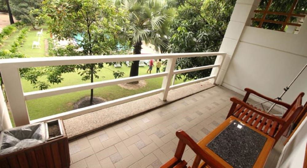 Myanmar Life Hotel Room (Poolside)