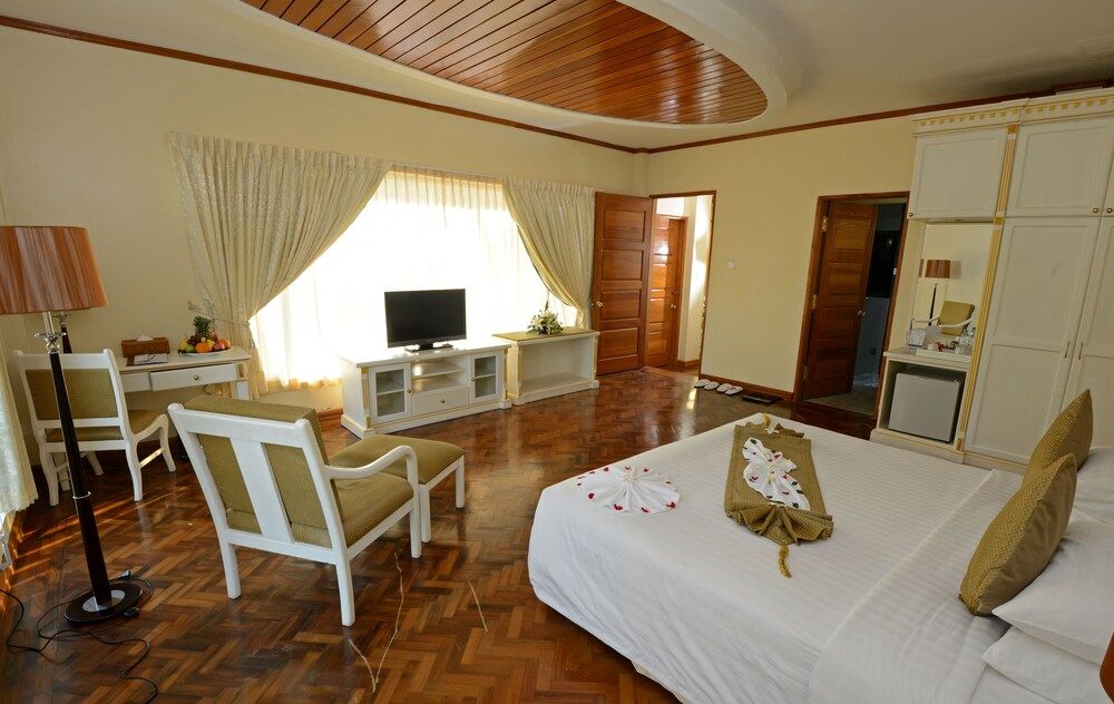 Mount Pleasant Hotel Executive Suite 2