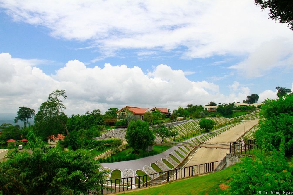 Mount Pleasant Hotel Executive Suite 7