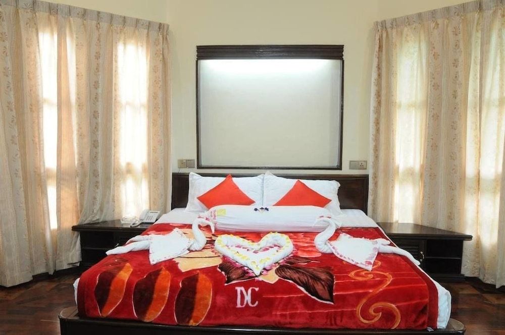 Hsaung Thazin Hotel Pyin Oo Lwin Suite