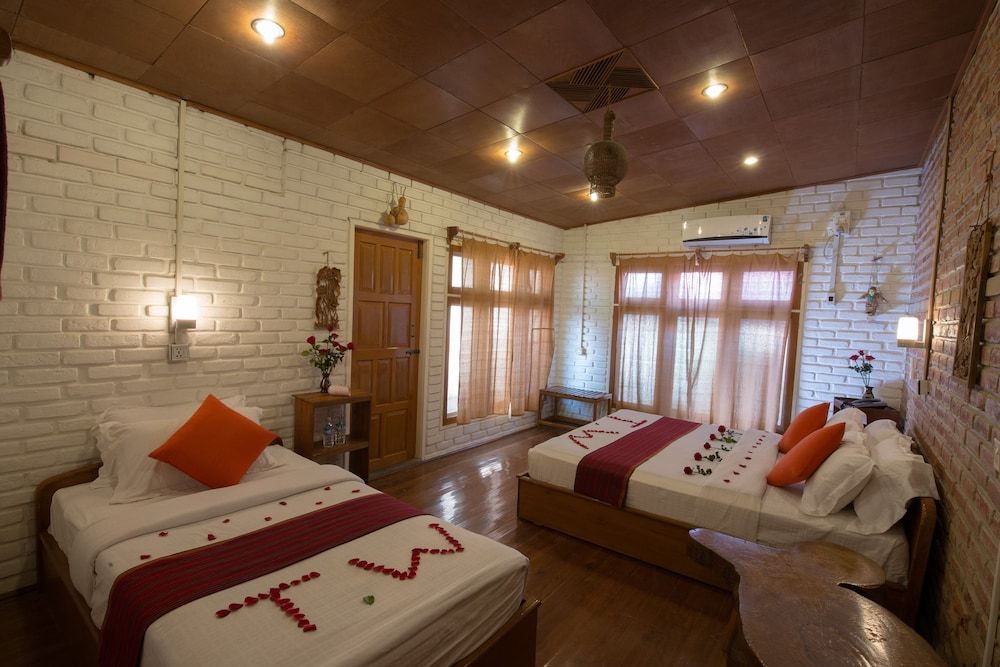 Teak Wood Hotel Family Triple Room, 2 Bedrooms, Garden View, Corner 2