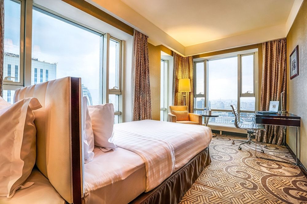 Standard Room, 1 Double Bed, City View, Corner