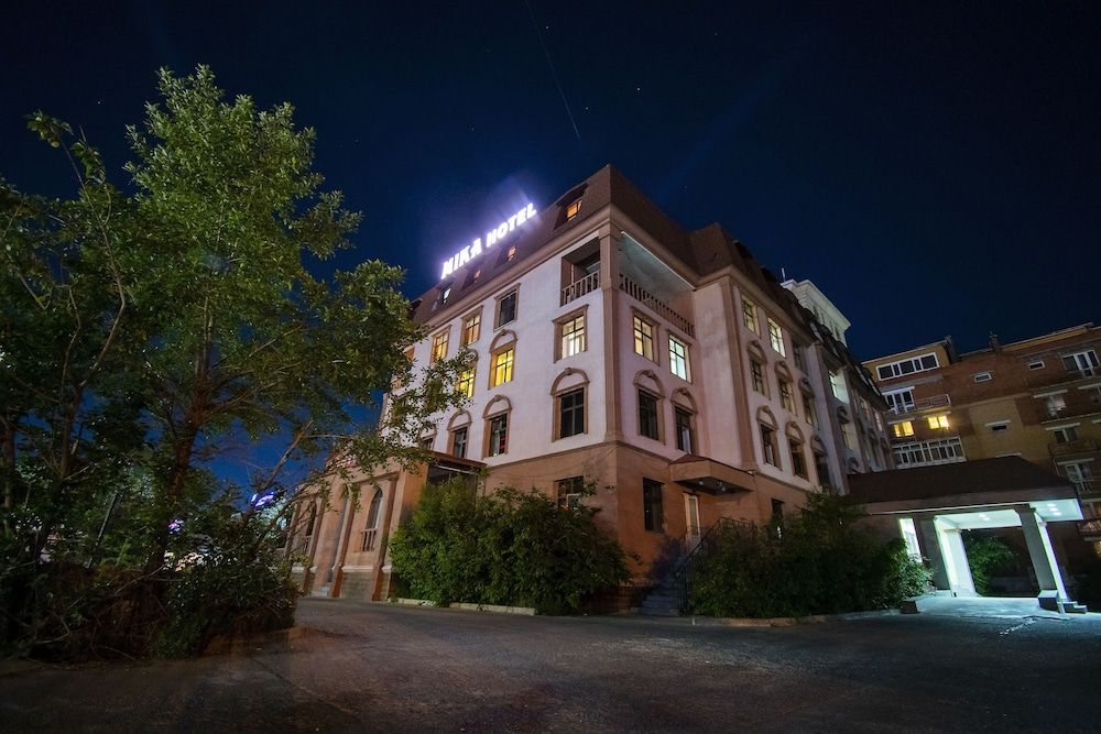 undefined Mika Hotel 7
