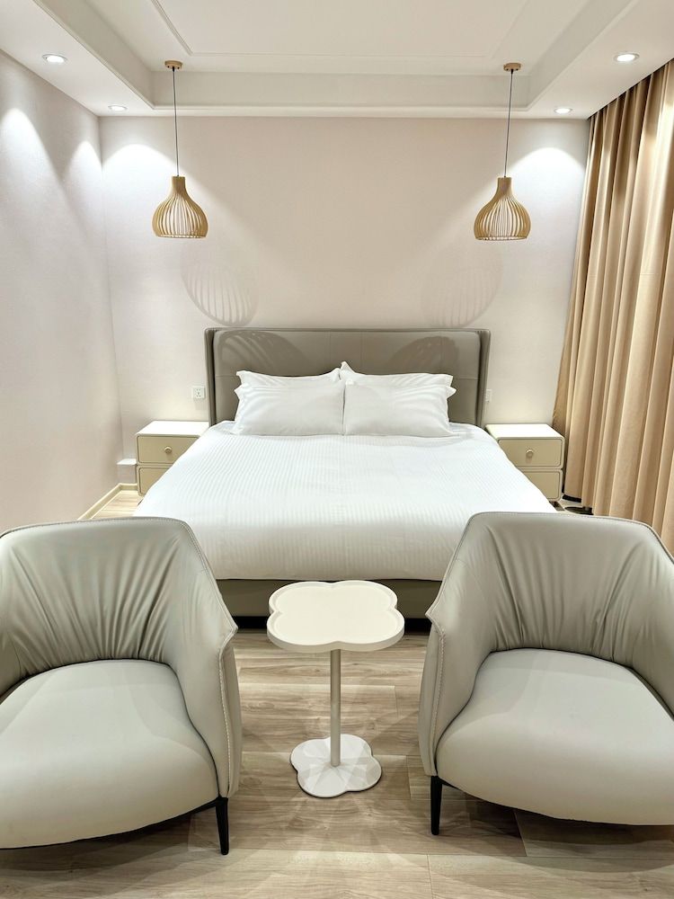 undefined Mika Hotel 3