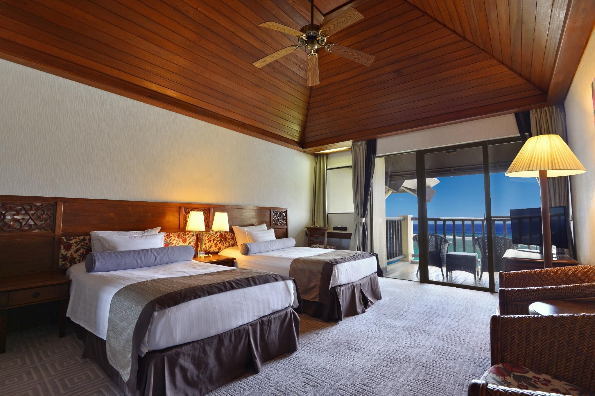 Deluxe Oceanfront