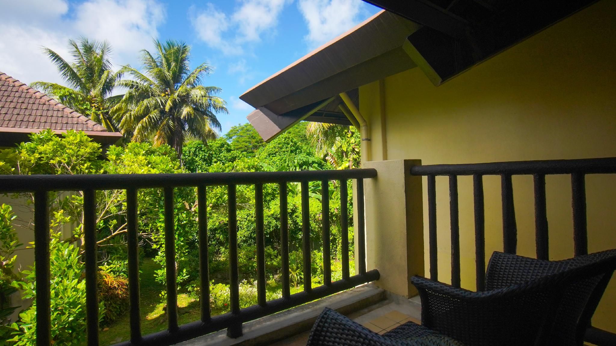 Aqua Resort Club Saipan Deluxe Garden View 2