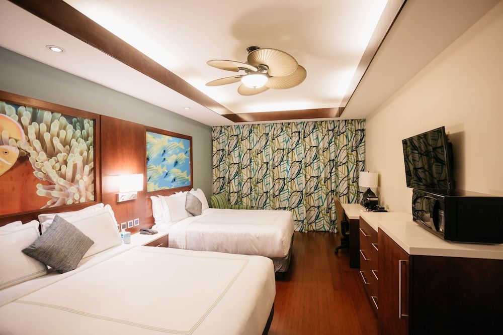 Surfrider Resort Hotel Deluxe Room, 2 Queen Beds, Non Smoking 3
