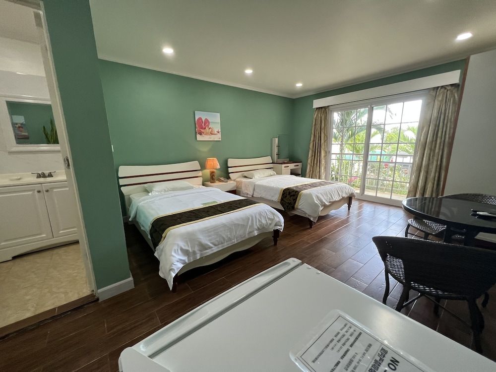 Beach Garden Hotel Deluxe Room, 2 Twin Beds, Kitchenette