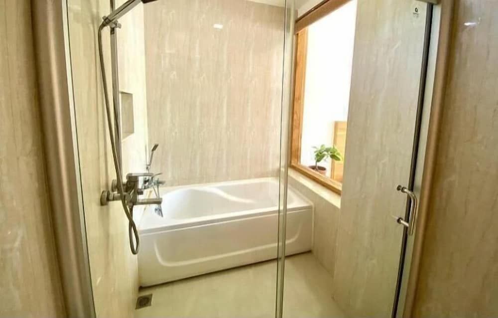 Alaika Maafushi Luxury Double Room, 1 King Bed 4