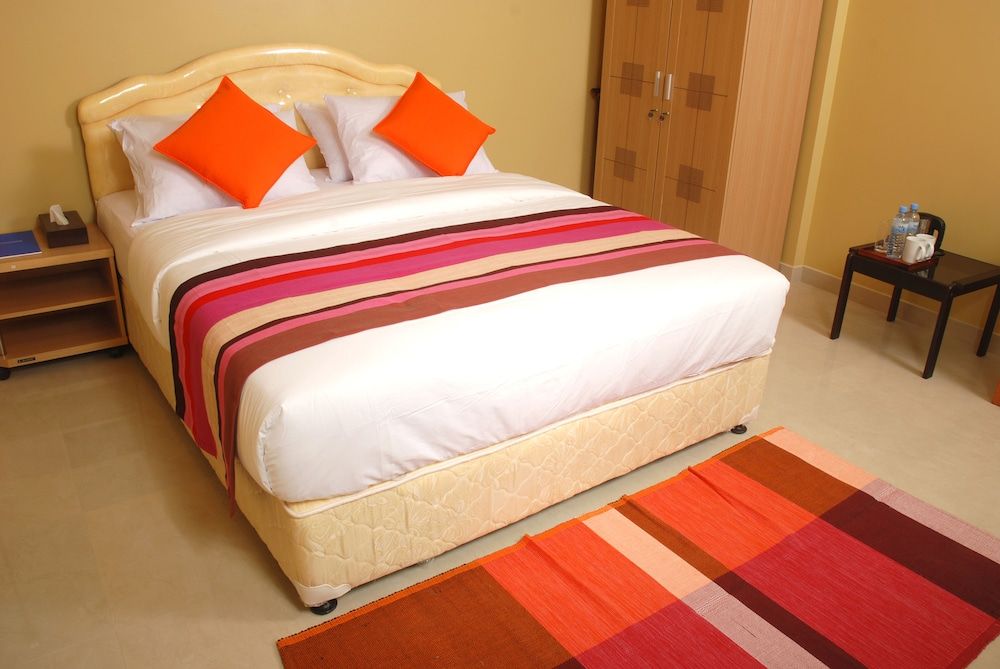 undefined House Clover 3