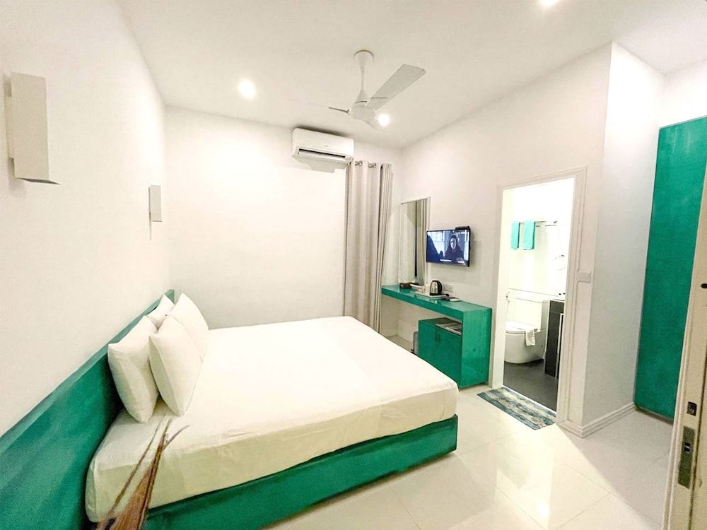 Planktons Beach Ocean View Terrace Room 3