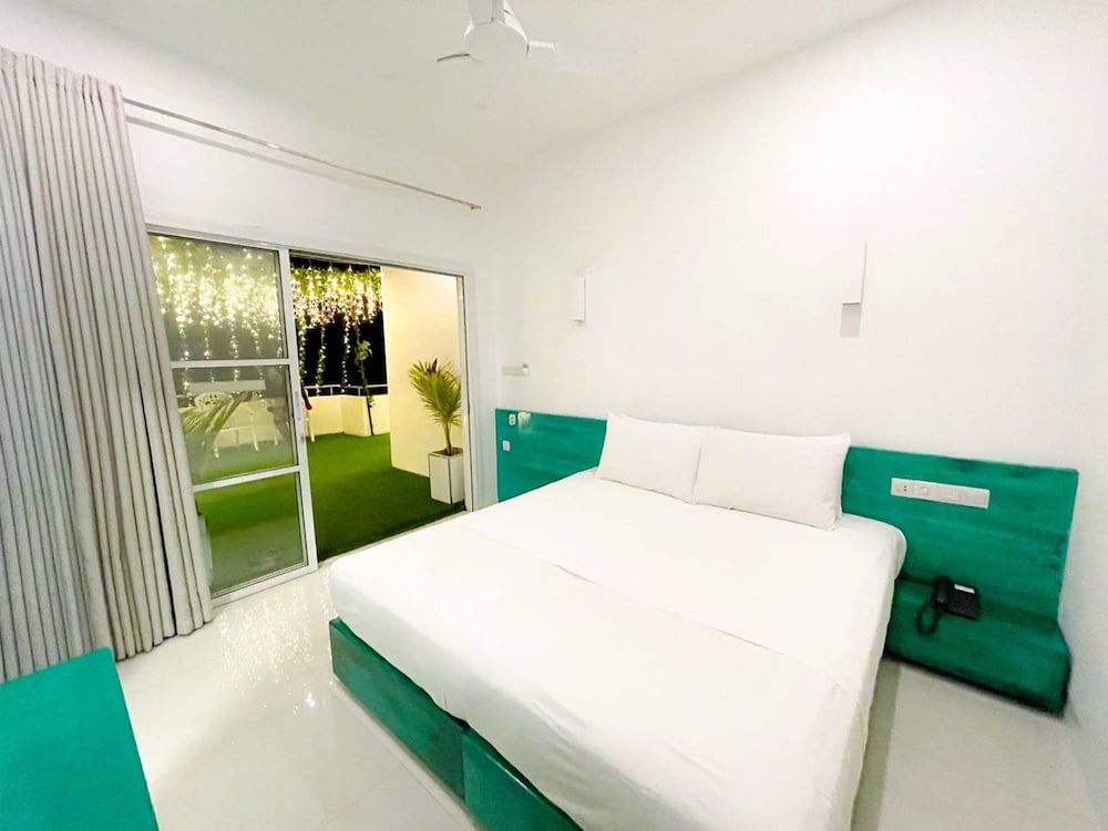 Planktons Beach Ocean View Terrace Room 2