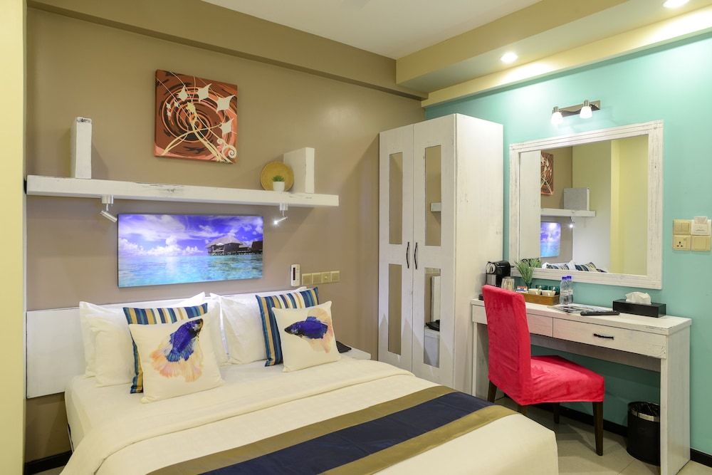 undefined Somerset Inn 7