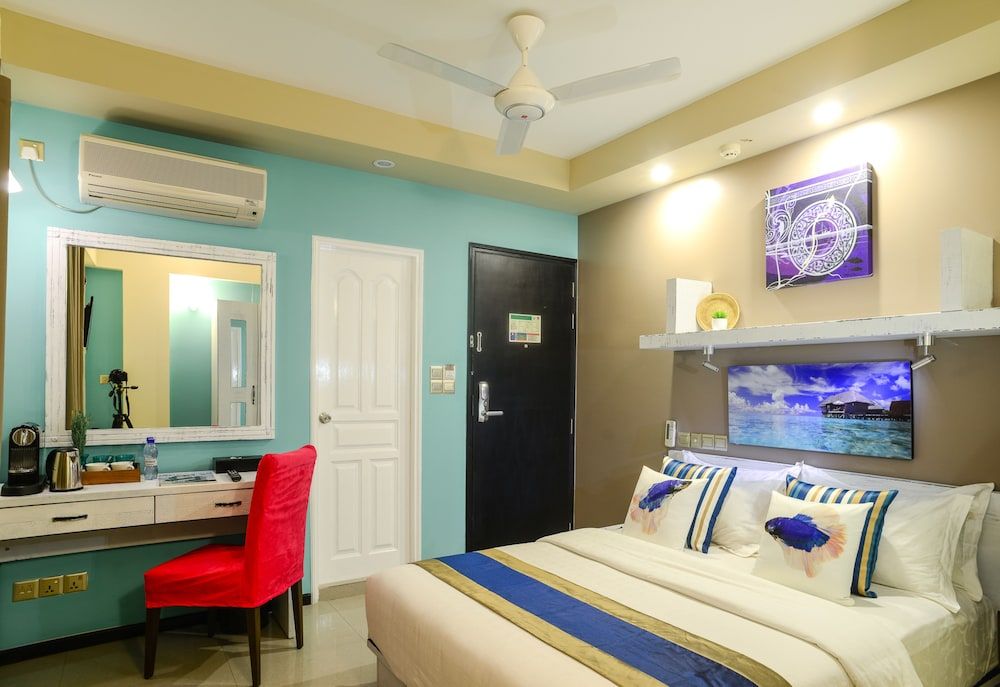 undefined Somerset Inn 8