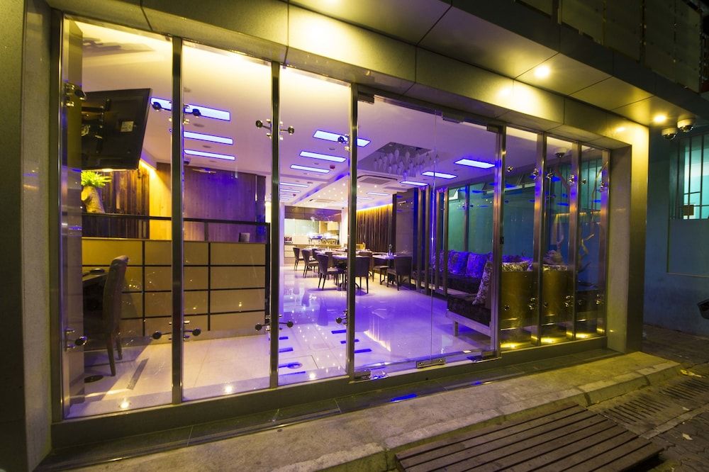 undefined Somerset Inn 2