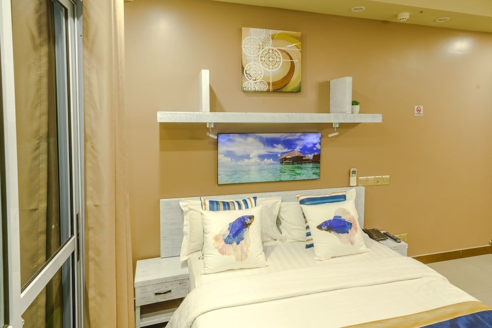 undefined Somerset Inn 10