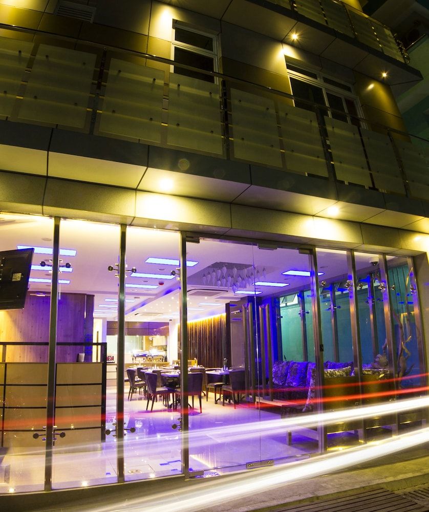 undefined Somerset Inn