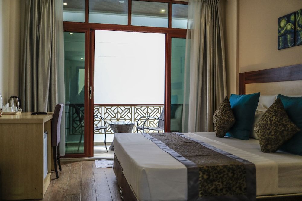 undefined Triton Beach Hotel & Spa 8