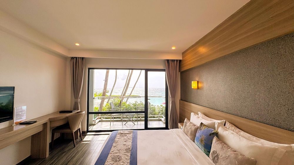 Kaani Grand Seaview Standard Double Room Sea View with Private Balcony 2