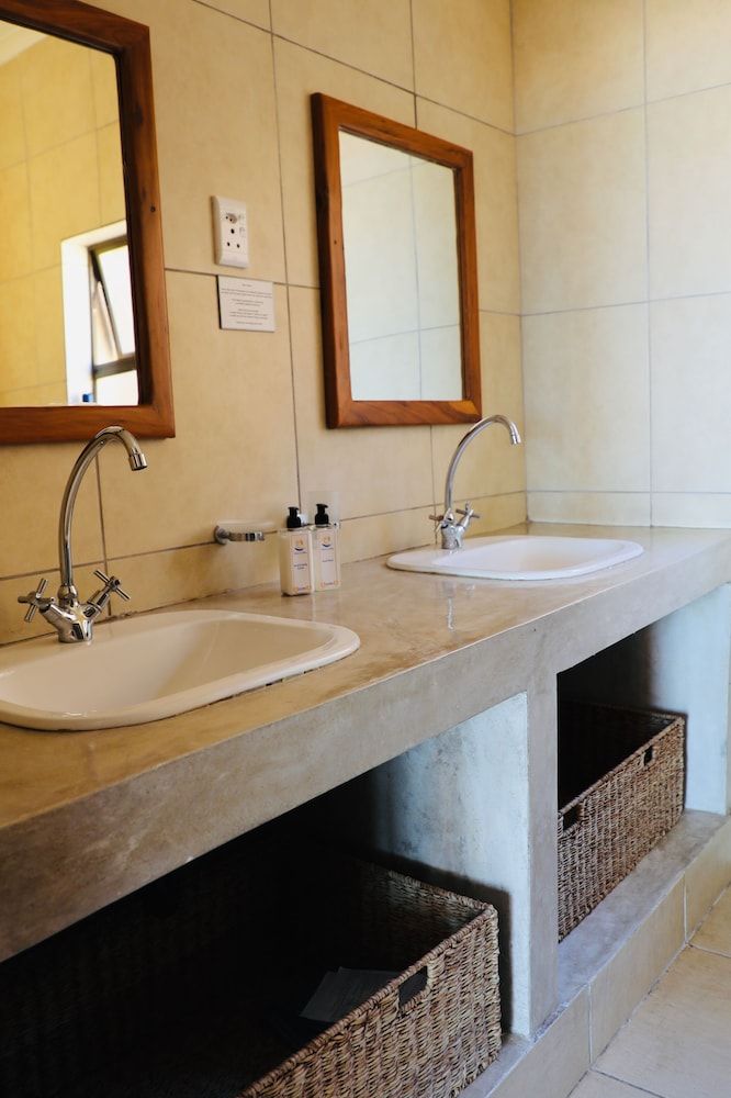 Vista do Mar Luxury Twin Room 4