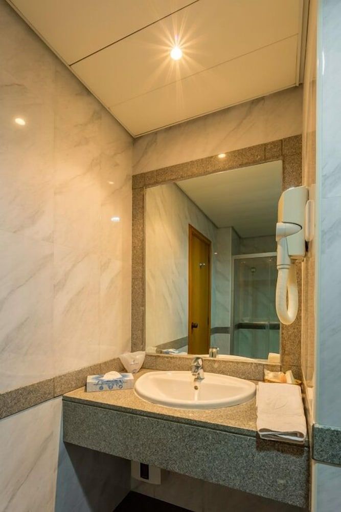 VIP Executive Suites Maputo Hotel Standard Room, 1 Double Bed 6