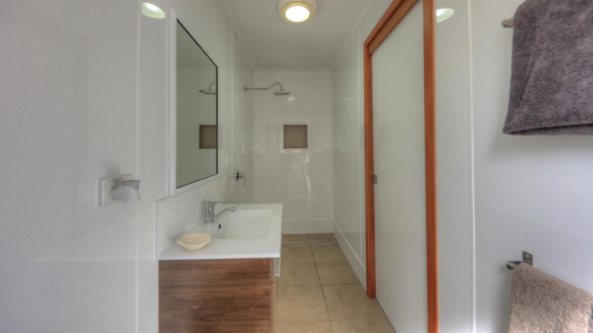 Hideaway Retreat One-Bedroom Apartment 2