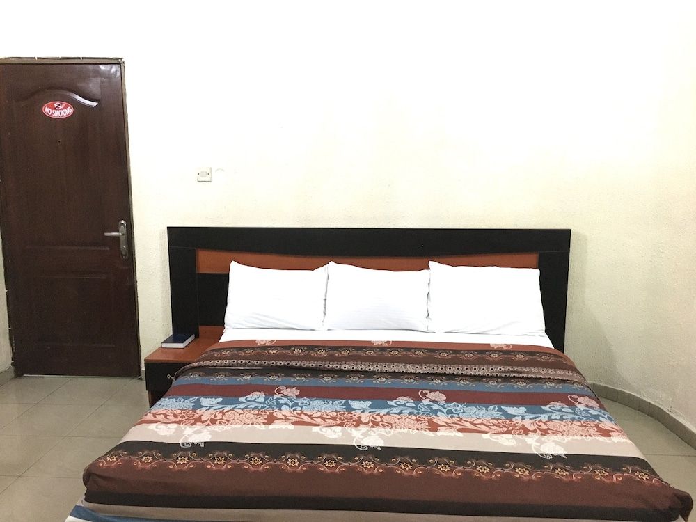 Ostra Hotels
