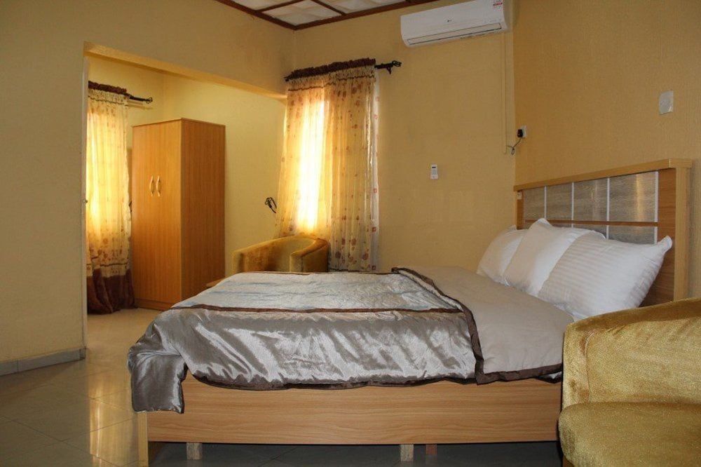 Ostra Hotels