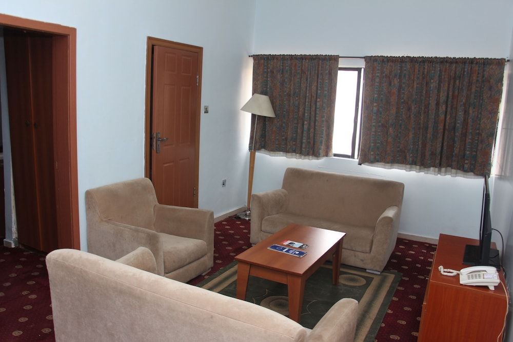 Diplomatic Suite