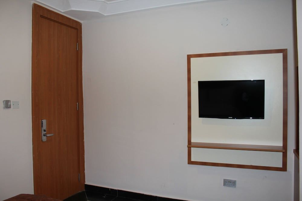 Room (Alcove)