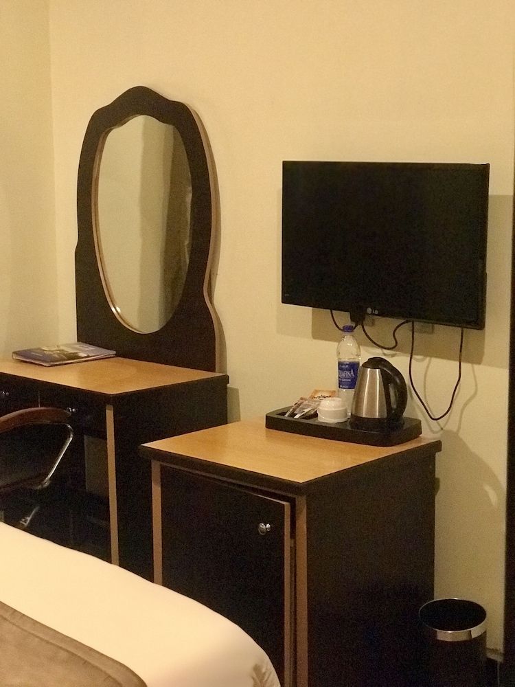 Warri Wetland Hotel Deluxe Room 7